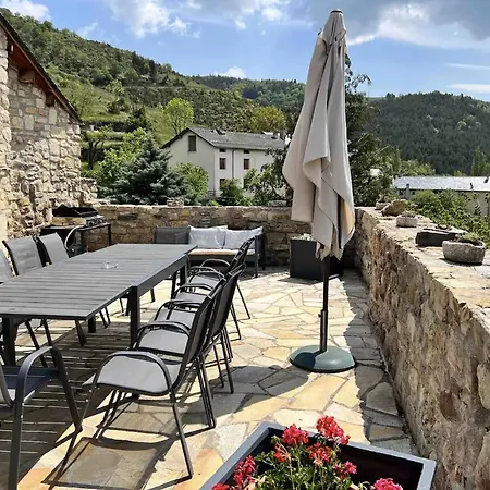 Holiday home Les De La Jonte Gatuzieres
