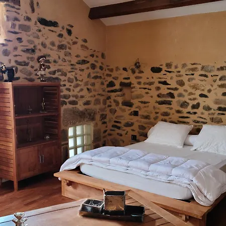Holiday home Les De La Jonte Gatuzieres