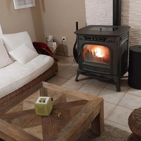Les De La Jonte Holiday home Gatuzieres